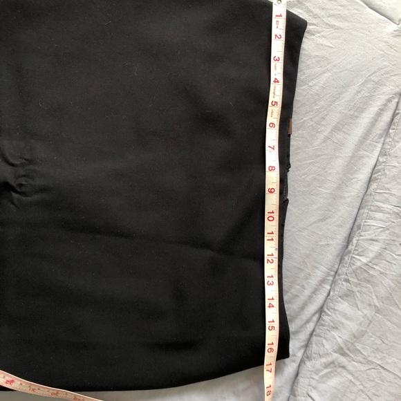 Ladies Danier pencil skirt - Picture 3 of 7